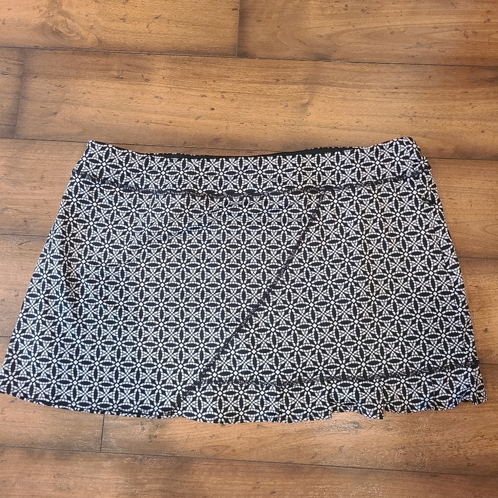 Lola Ruffle Skort - Black and White Geomet